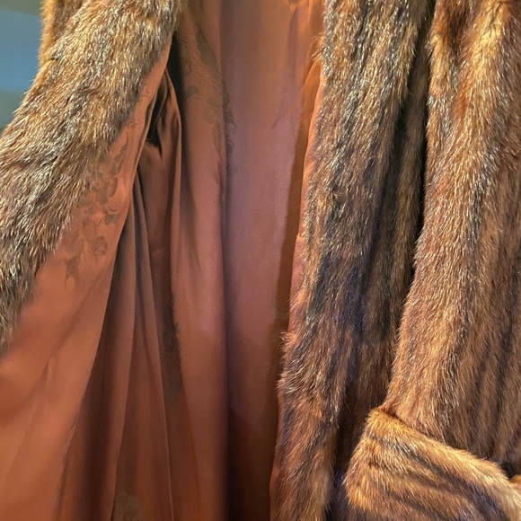 Vintage Fur - Picture 2 of 4